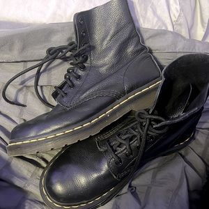 DR. Martens